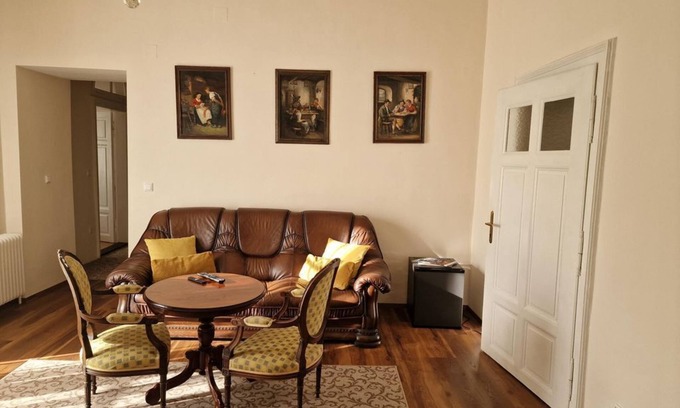 Burgau Bed & Breakfast | Park Suite, garden side - Palais Kneissl