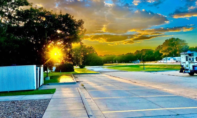 Hoisington Hotel | Park View Inn & Suites Hoisington