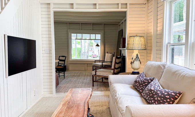 Wequetonsing Cottage | Park Walk Place - Lovely 4 bd/2 bth cottage, newly decorated w/renovations