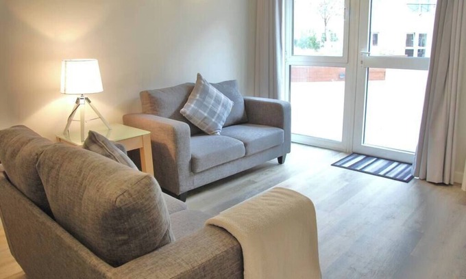 Derby Apartment | Parking, Wi-Fi, Weekly Housekeeping