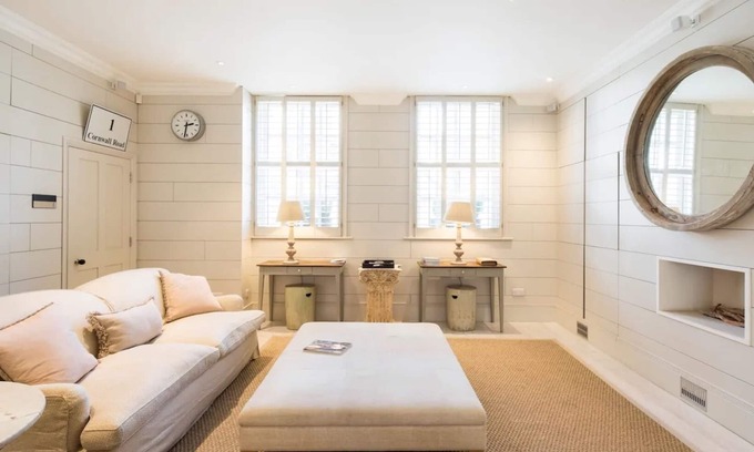 Battersea House | Parkside Mews – 3 Bedroom Home with Garden