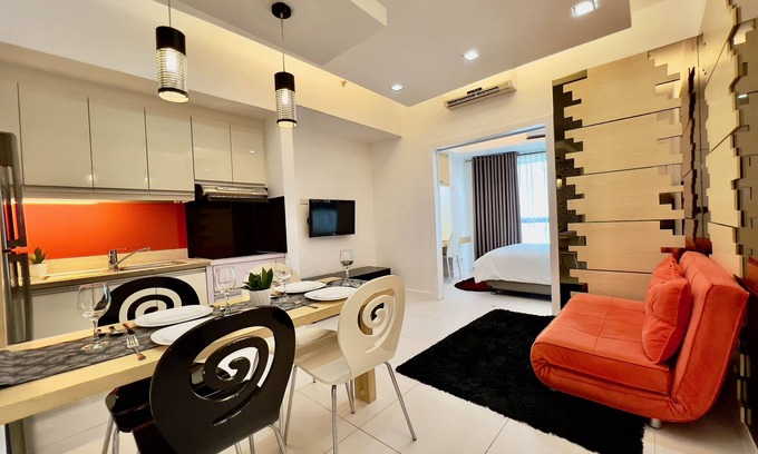 San Lorenzo Condo | Parkview Spacious 1BR w/Balcony near Greenbelt Mall Makati City