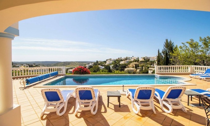 Budens Villa | Parque da Floresta villa 209 with pool on golf resortn