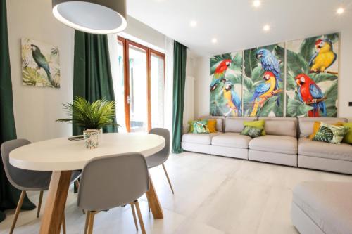 Bordighera Apartment | Parrots & Palms