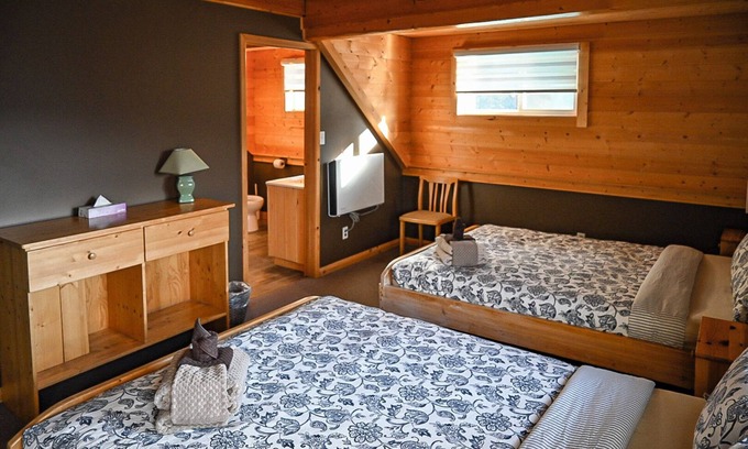 Parson Bed & Breakfast | Parson Lodge #1 - The Swan Room