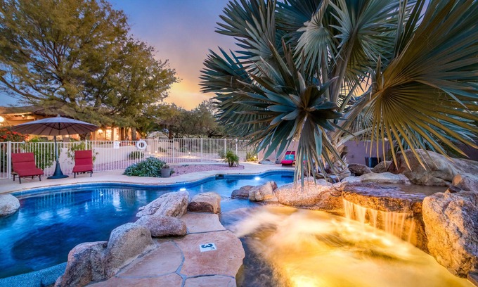 Pinnacle Peak Apartment | PARSONS VILLAS - Troon Loft | Massive Open Space, Breathtaking Views, Heated Pool/Spa, Horses!