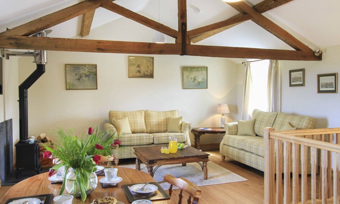 Menai Bridge Cottage | PARTRIDGE COTTAGE, pet friendly, with open fire in Menai Bridge