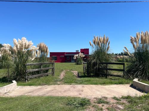 Gowland House | Pasos de la Naturaleza