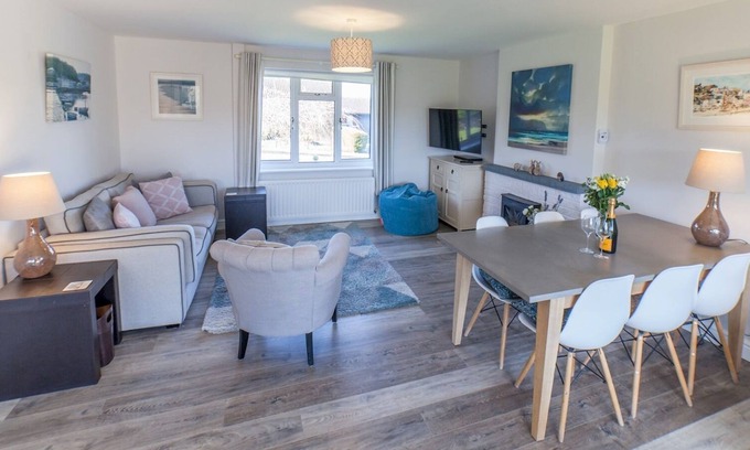 Beaminster House | Pass the Keys | Beautiful holiday home close to the Jurassic Coast