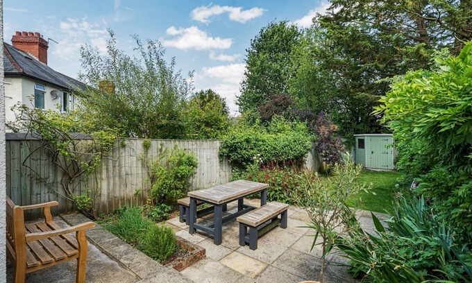 Oxford House | Pass the Keys | Beautiful 3BR Garden Home - 2 x Parking - Oxford