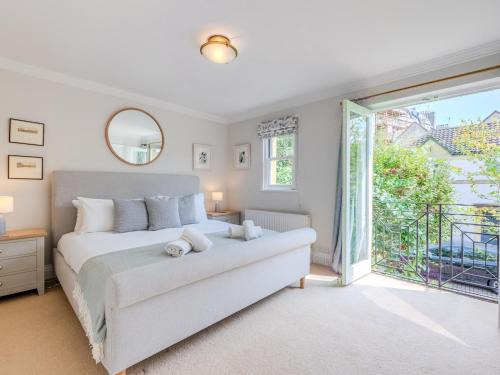 Upper Town House | Pass the Keys Central Mews house with parking