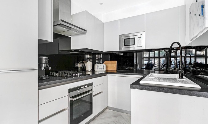 Wanstead House | Pass the Keys | Chic Modern Maisonette Near Tube in North London