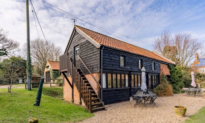 Aldborough House | Pass the Keys | Coach House