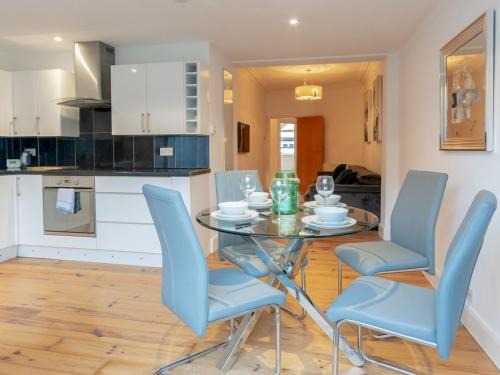 Leigh-on-Sea Apartment | Pass the Keys Cosy flat in Leigh