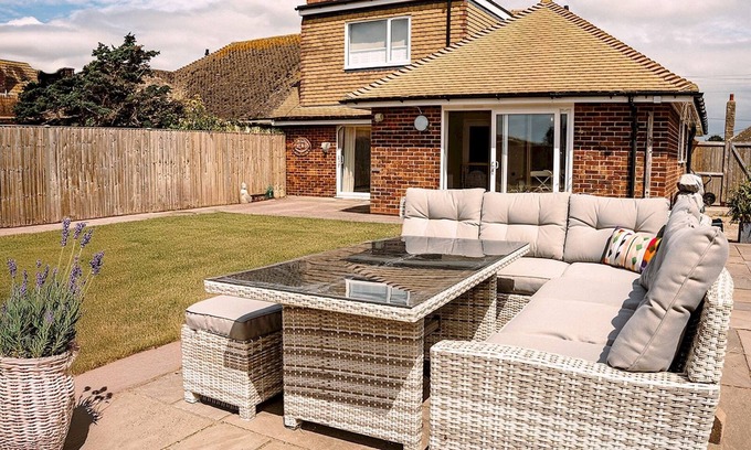 Lydd-on-Sea House | Pass the Keys | Dungeness Drift - By the Beach!