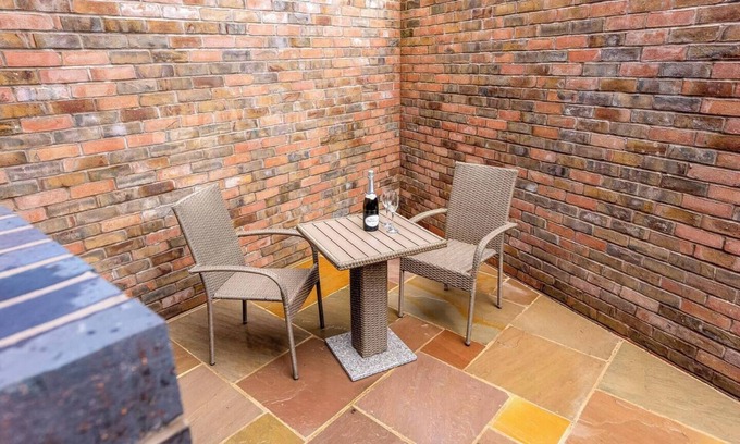 Broseley Apartment | Pass the Keys | Garden View at The Iron House