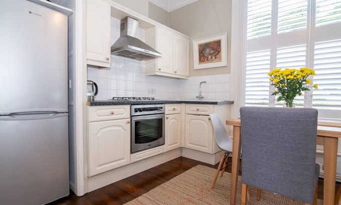 Malvern Apartment | Pass the Keys | High Spec 2 Bedroom Apartment with a View