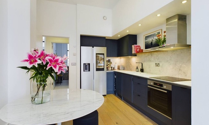 Homerton Apartment | Pass the Keys | Perfectly Located Apartment