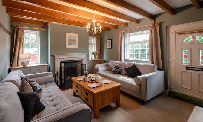 Shrewsbury House | Pass the Keys | Rose Cottage a charming 3 bedroom getaway