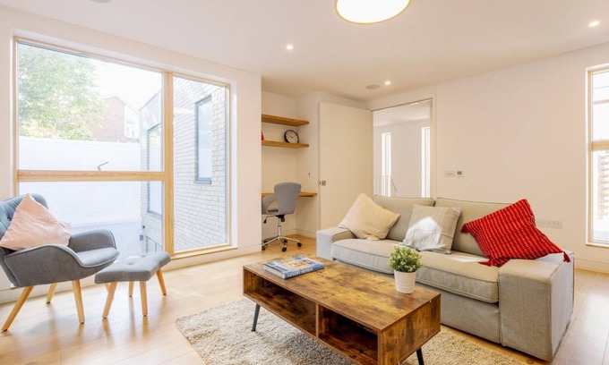 Streatham Hill House | Pass the Keys | Spacious Tulse Hill Condo