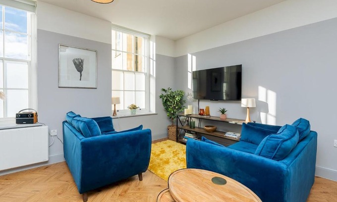 Bath City Centre Apartment | Pass the Keys Stunning 2 bed retreat in the heart of Bath