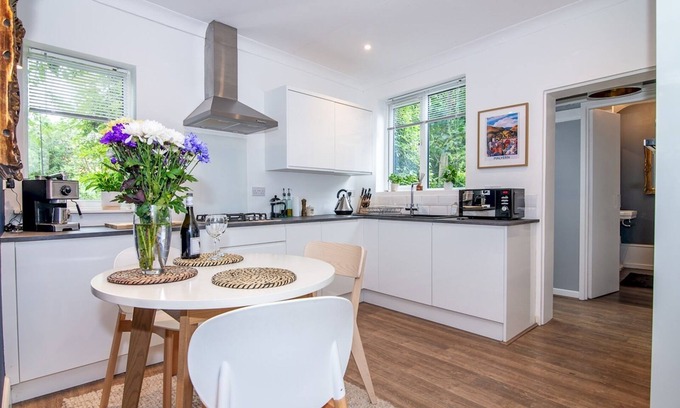 Worcester House | Pass the Keys | Stylish Waterside Home in Central Worcester
