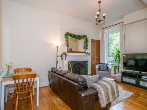 West End Apartment | Pass the Keys Superb 1 Bed Flat in Traditional Victorian Building