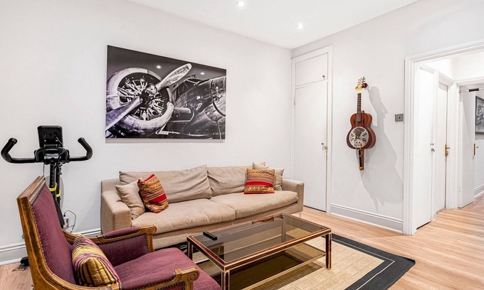 Chelsea Riverside Apartment | Pass the Keys | Top Floor Chelsea Harbour Apartment