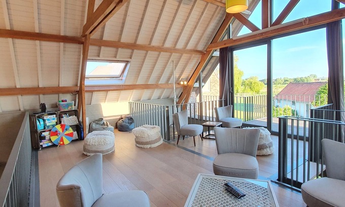 Zwevegem Villa | PassaDia vacation home near Kortrijk 10-22 pers (19 adults/children + 3 babies)