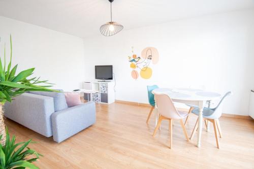 La Fuye-Velpeau Apartment | Pastel colors - Tours