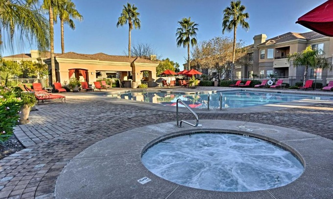Gilbert Apartment | Patio and Resort Perks Gated Gilbert Condo