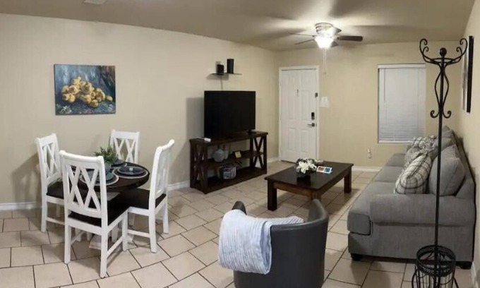 Eastern Division Apartment | Patsy's Get Away