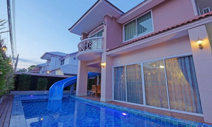 Na Kluea Villa | Pattaya Pool Villa Baan ThapTim
