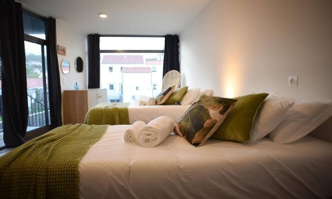 Horta Apartment | Pau Branco- Deluxe twin II