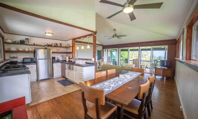 Hana House | Pau Hana Paradise