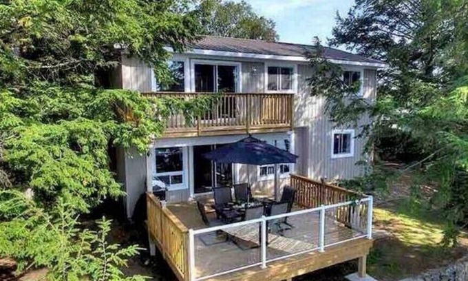 Highlands East Cottage | Paudash Lake House