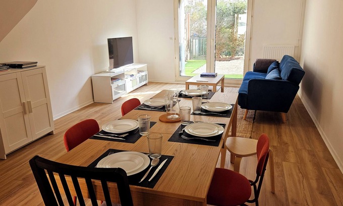 Tours House | Paul Eluard - Quiet house with central Tours parking lot