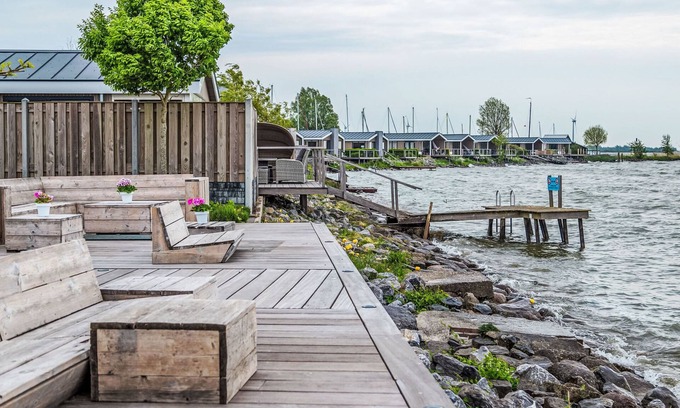 Bovenkarspel House | Pavilion Waterfront 6 by Interhome