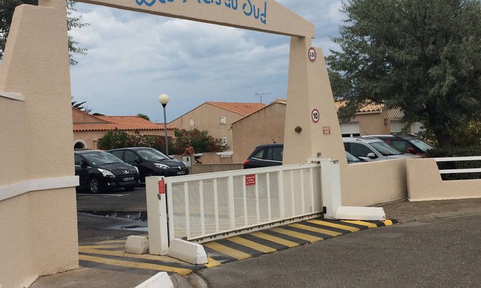 Les Ayguades Cabin | Pavillon 50 m from Gruissan les Ayguades beach