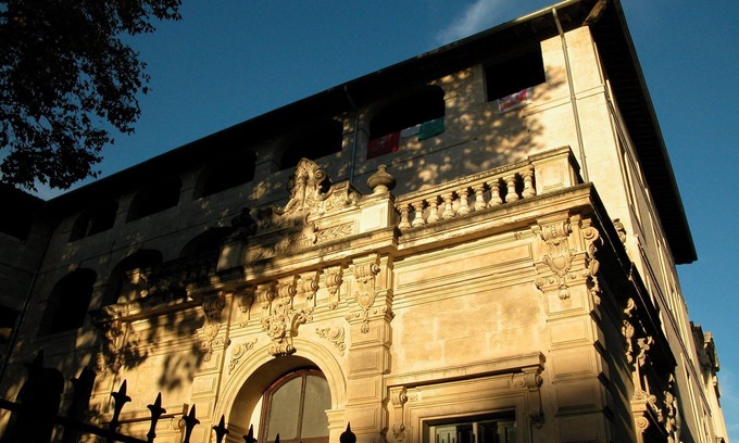 Avignon City Centre Cabin | PAVILLON DES ARTS * HEART OF THE CITY, AIR CONDITIONING, TERRACE, PARKING.