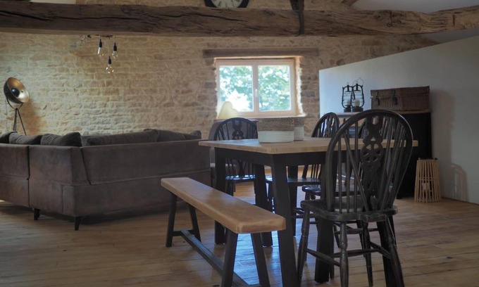 Montalembert Apartment | Pays de Joie - Gite-Loft Le Piano