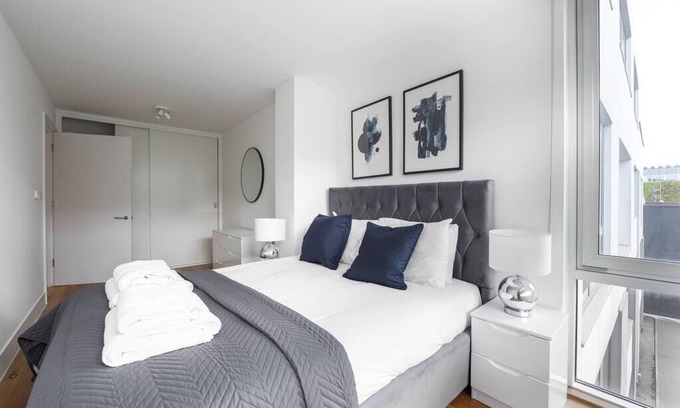 Camden Town with Primrose Hill Apartment | PBC | One Bedroom Apartment with Balcony JT4
