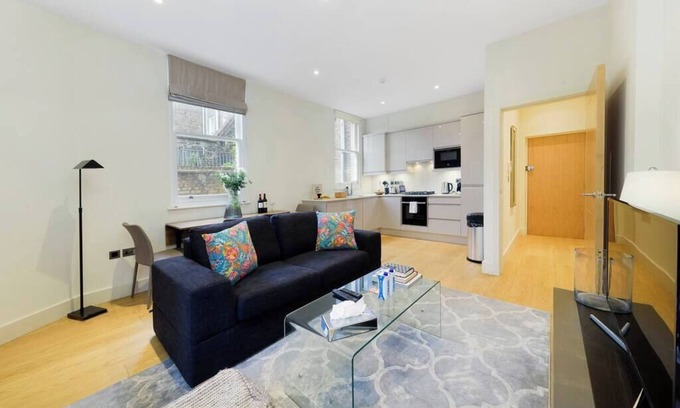 Colville Apartment | PBC | One Bedroom Apartment in Soho GT6