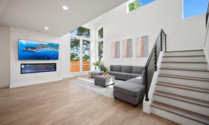 Vancouver Villa | PCH Rental