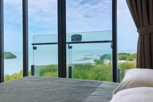Kampung Bahasa Kapor Apartment | PD Dwharf The Bay Oceanview Suite