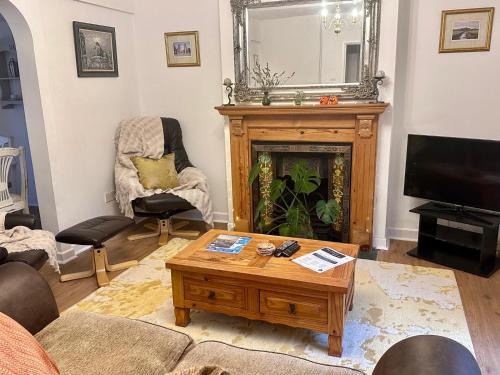 Glastonbury House | Peace & tranquility in the centre of town