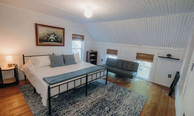 Belgrade Other | Peaceful 3-bedroom farmhouse cottage in the Belgrade Lakes Region