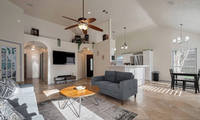 Spring House | Peaceful 3Bd home in Spring,TX with a peaceful vibe!