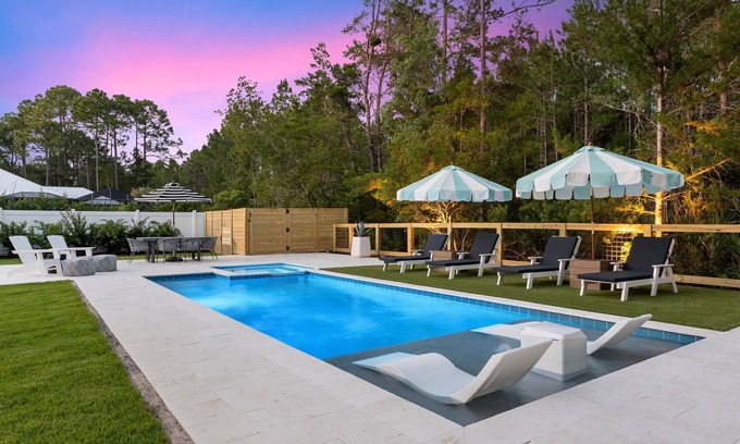 Seacrest Cottage | Peaceful Adult Retreat w/Huge Heated Pool + Bikes + Beach Gear