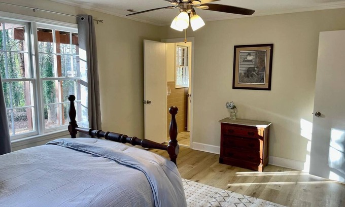 Lilburn House | Peaceful and quiet basement! Located on Lake Lucerne near 285 & 78.
